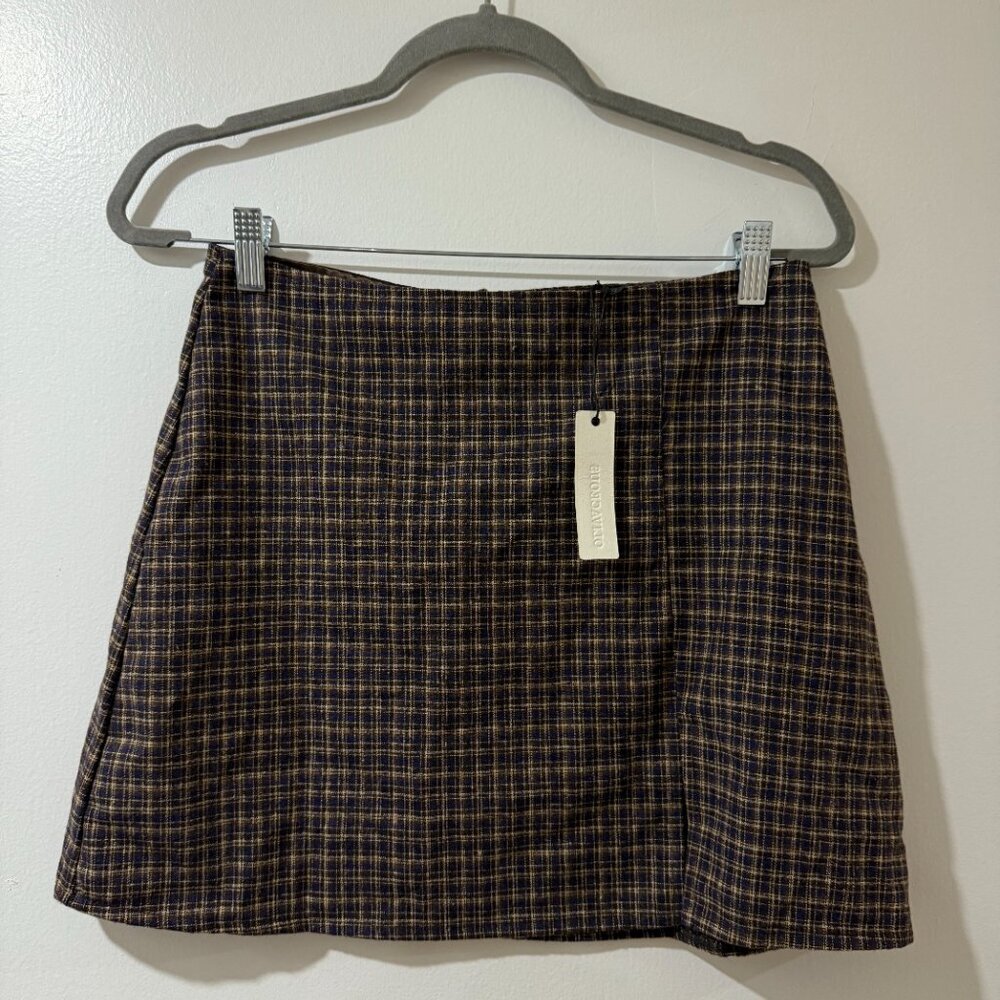 🏷 *NWT* Olivaceous Plaid Mini Skirt with Front Slit – Size Large - Picture 7 of 9